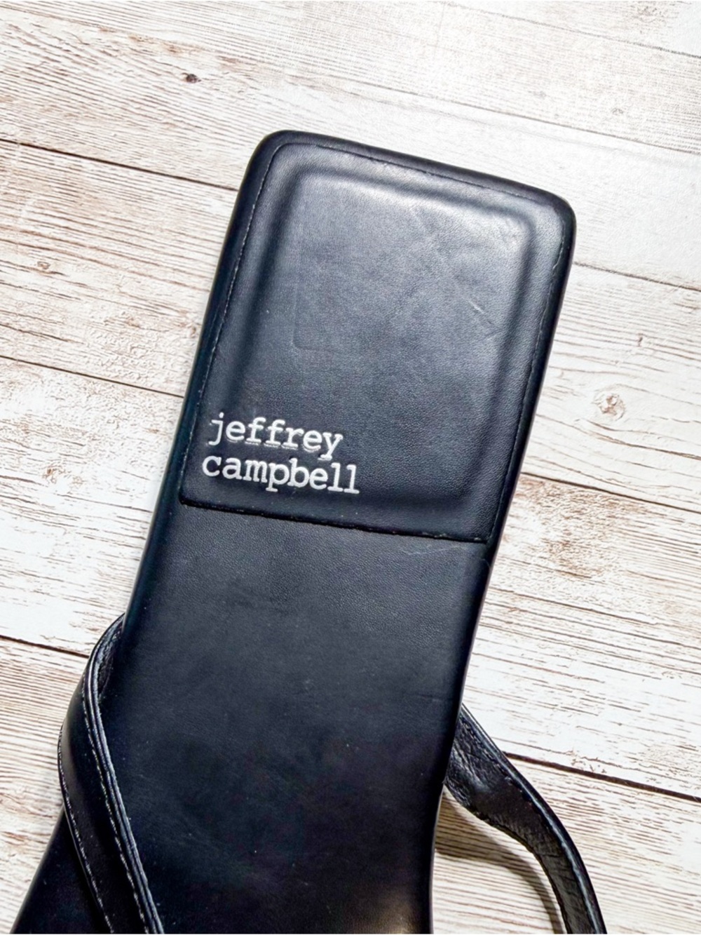 NEW Jeffery Campbell Linques 2 Sandal in Black & Gold Leather Size 9 - Picture 2 of 10